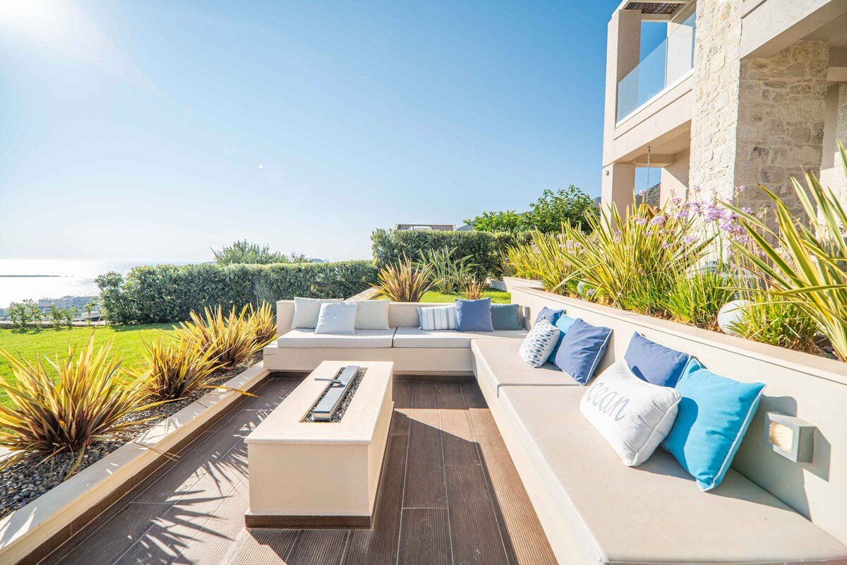 Villa Mare I Free* Heated pool & Infinite blue! gallery image 5