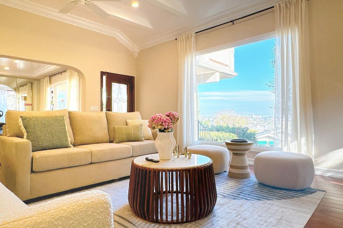 Hollywood Hillside Villa gallery image 2