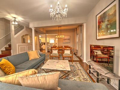 Serene Urban House next to Transit w Garage