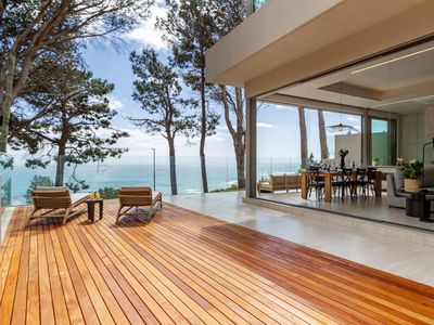 Modern 3 Bed Retreat In The Heart Of Camps Bay