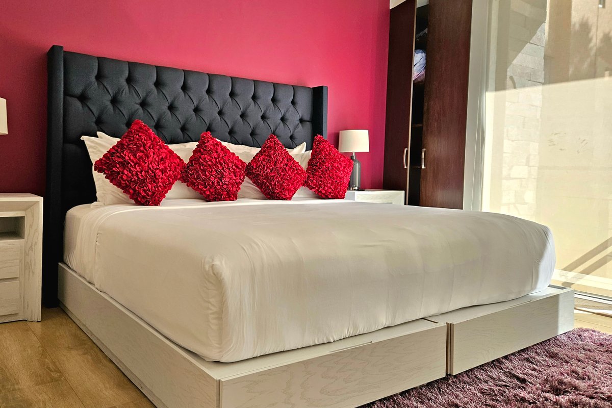 Chic with Loads of Sun & 3 Balconies Near Reforma