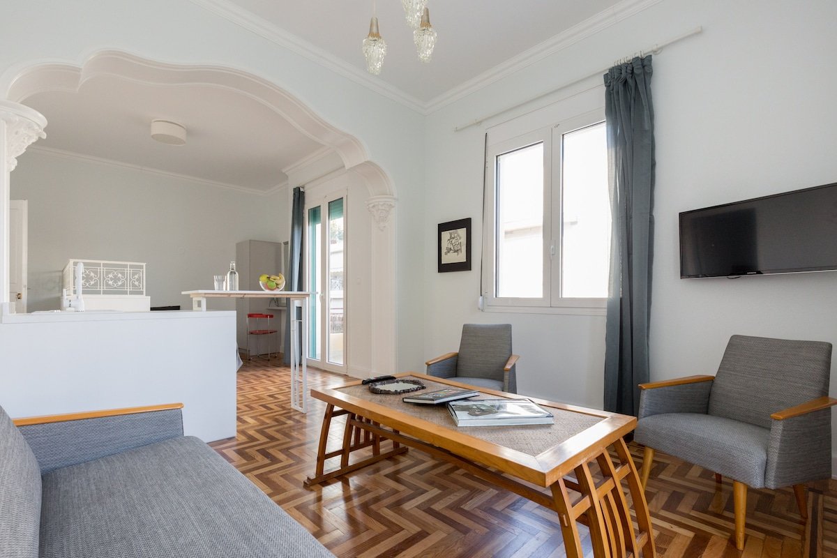 Troon of Athens Zefiros gallery image 5