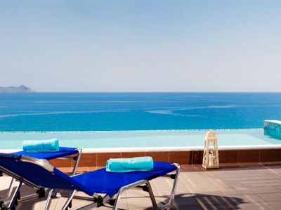 Luxury Villa Panorama with Infinity Pool &Studio