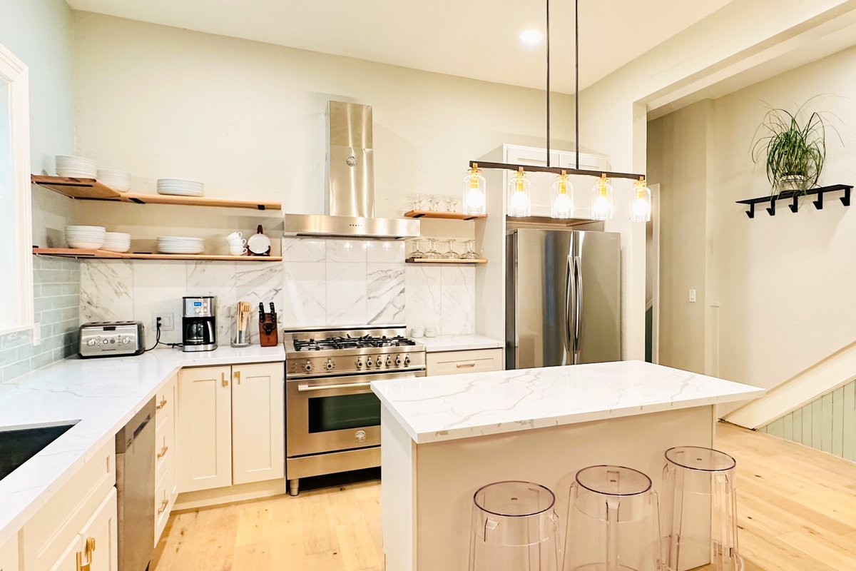 10-BR 4-BA Spacious Home in Trendy Duboce District