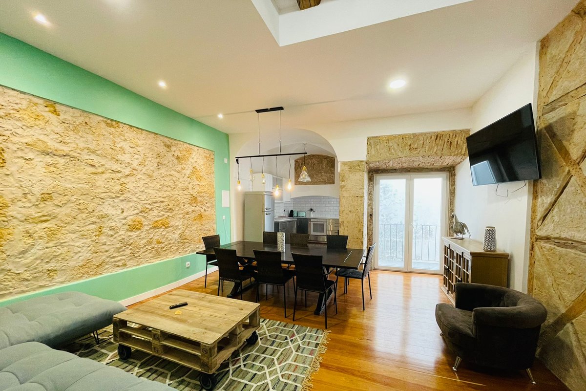 Spacious 5BD near Time Out Market