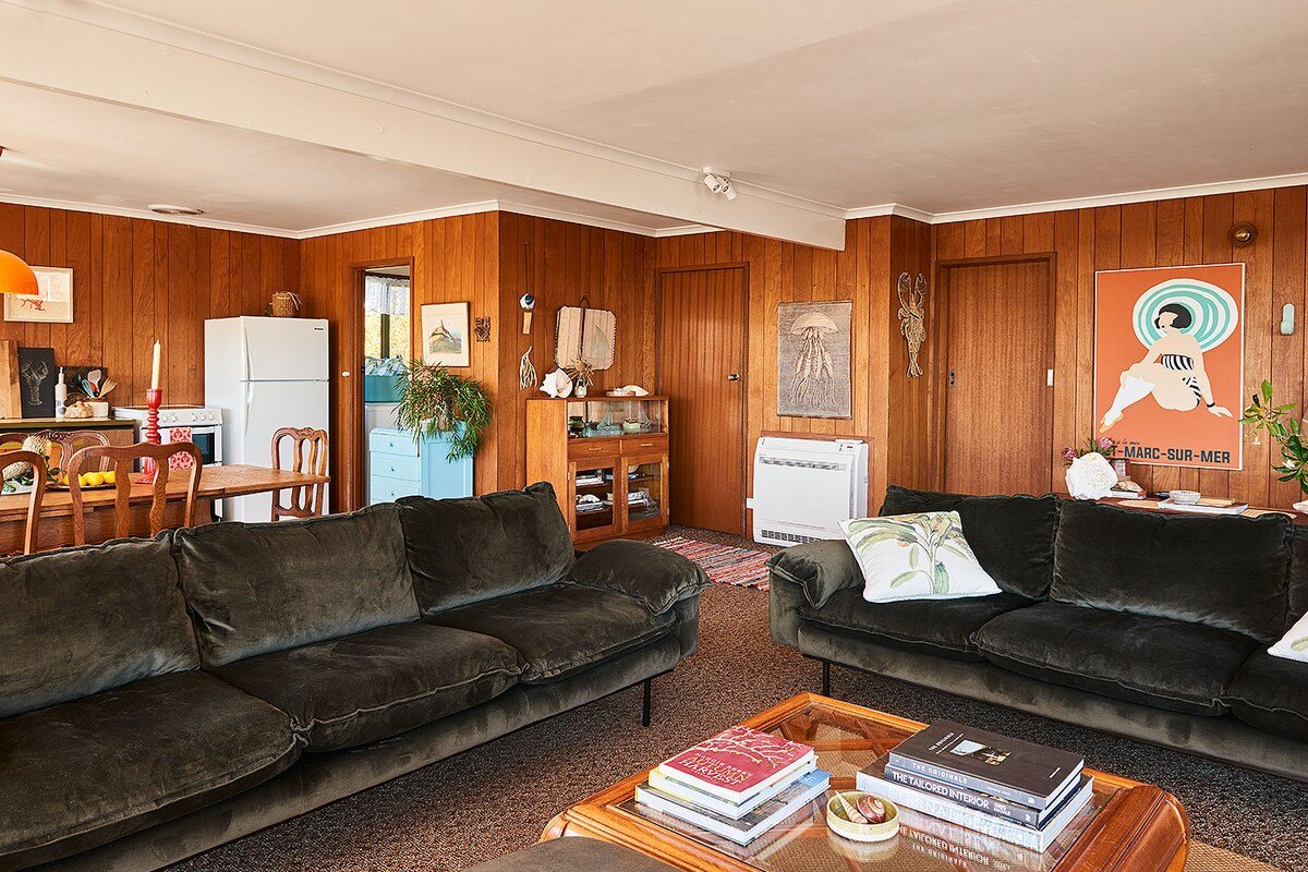 The Lobsterpot Beach House – views + walk to shops gallery image 4