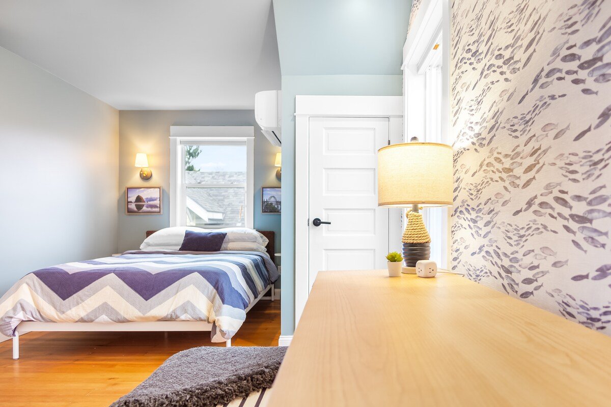 Best Area + Beautiful Yard + AC + Oregon Design gallery image 5