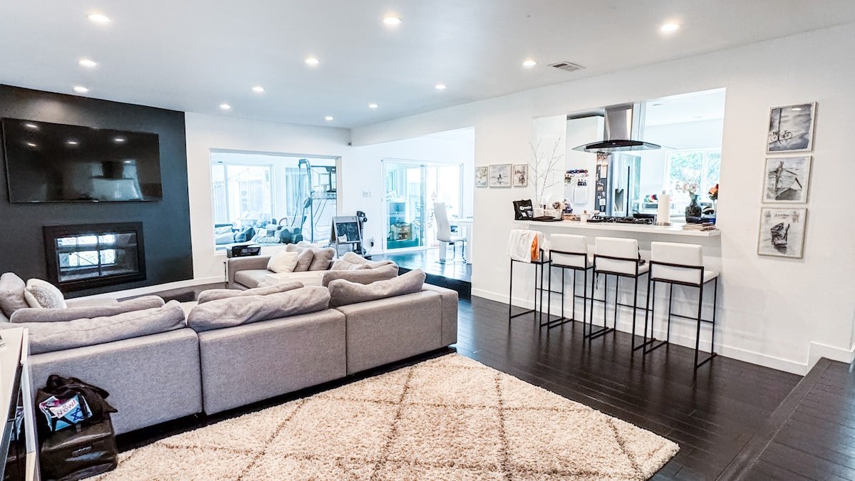 5 bdr with jacuzzi 7min from universal studios gallery image 3