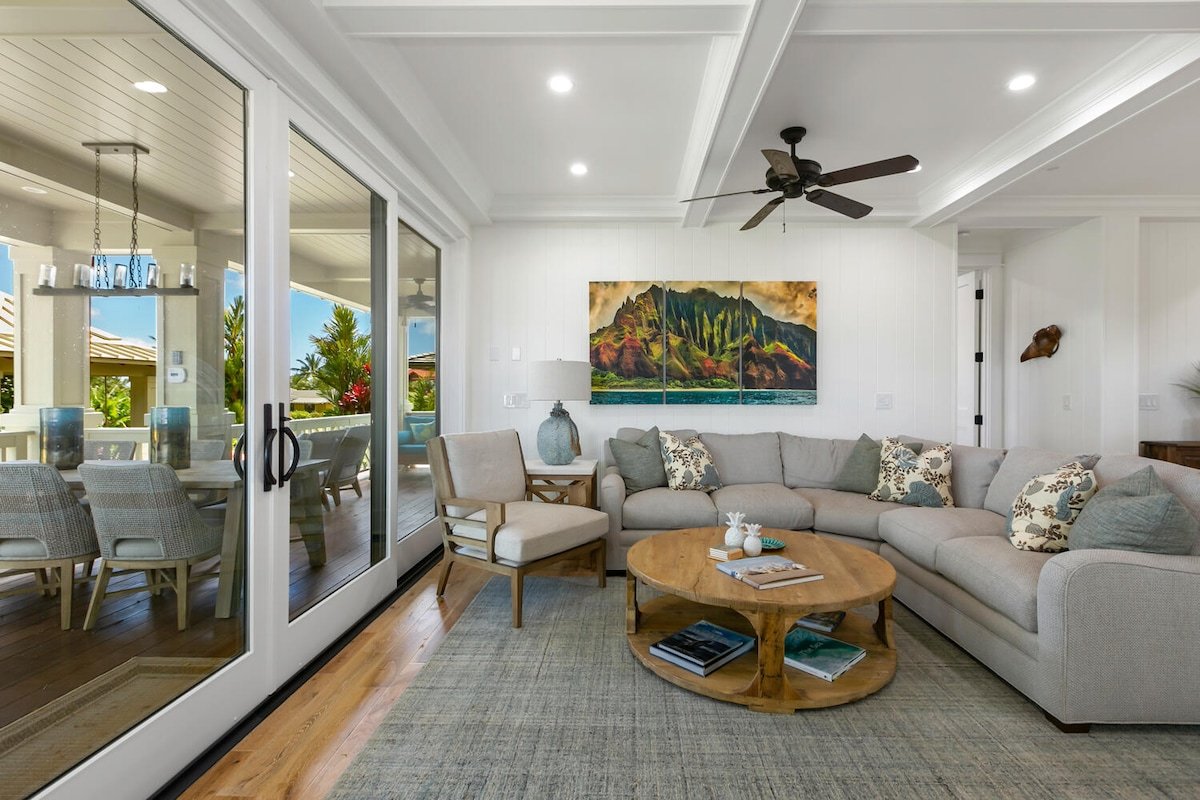 Custom 5 Bed Home with Pool and Spa gallery image 5