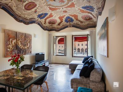 Urbanicooh Paracelso – Piazza Maggiore View