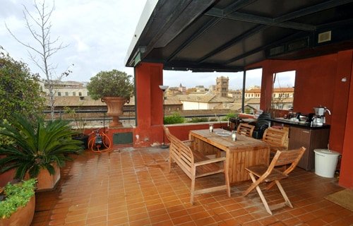 The Historic Nobleman’s Penthouse – 3 bedrooms gallery image 2