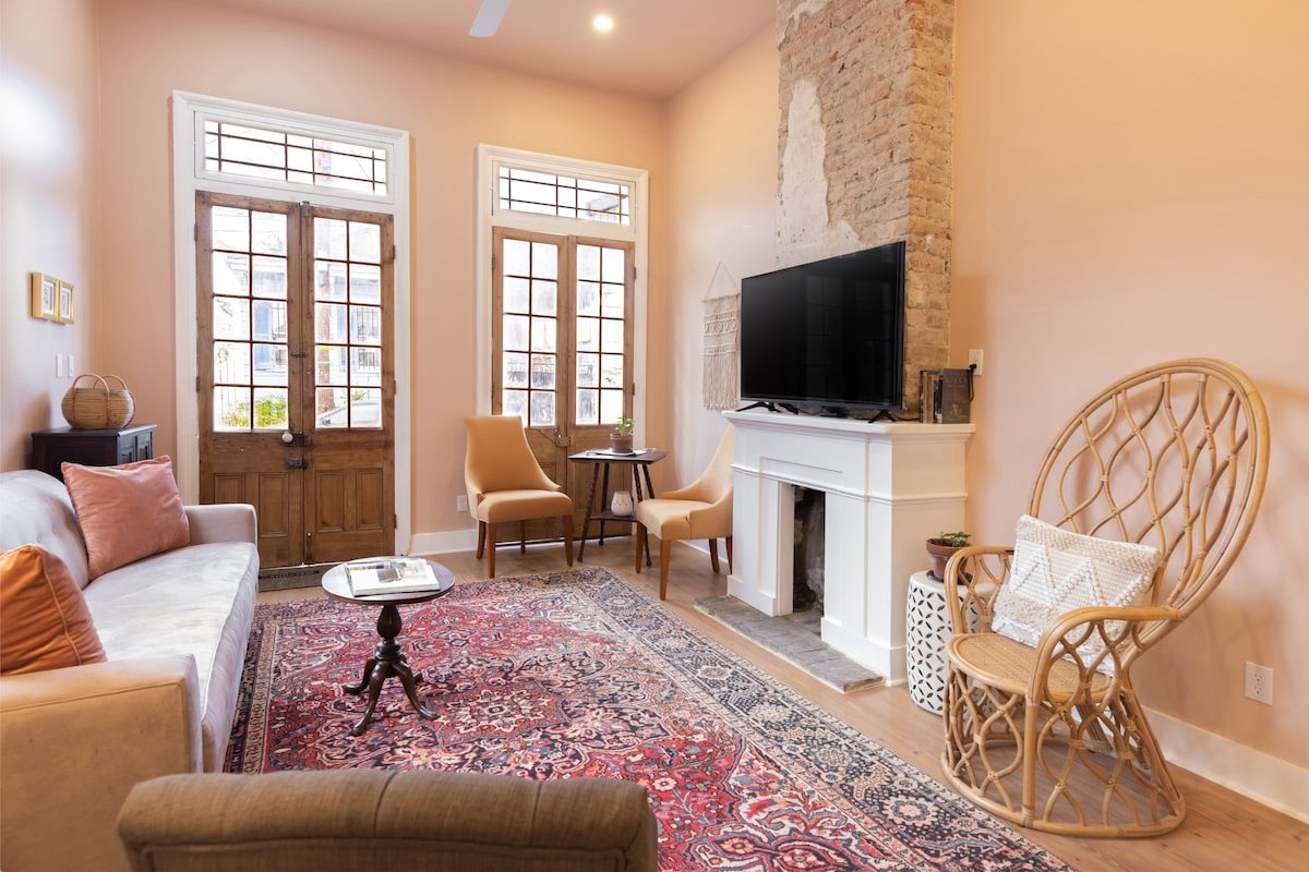 Marigny Moonstone gallery image 2