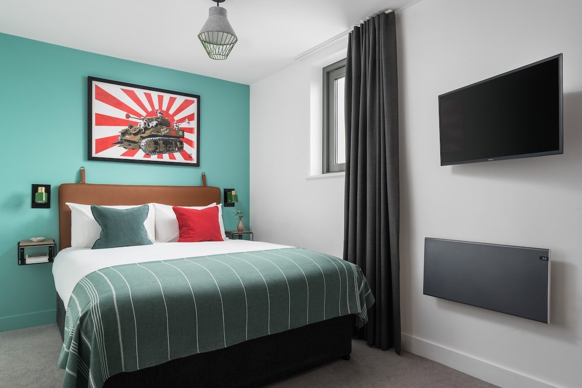 2 Bed Flat in City Centre with Gym, 24/7 Reception gallery image 4