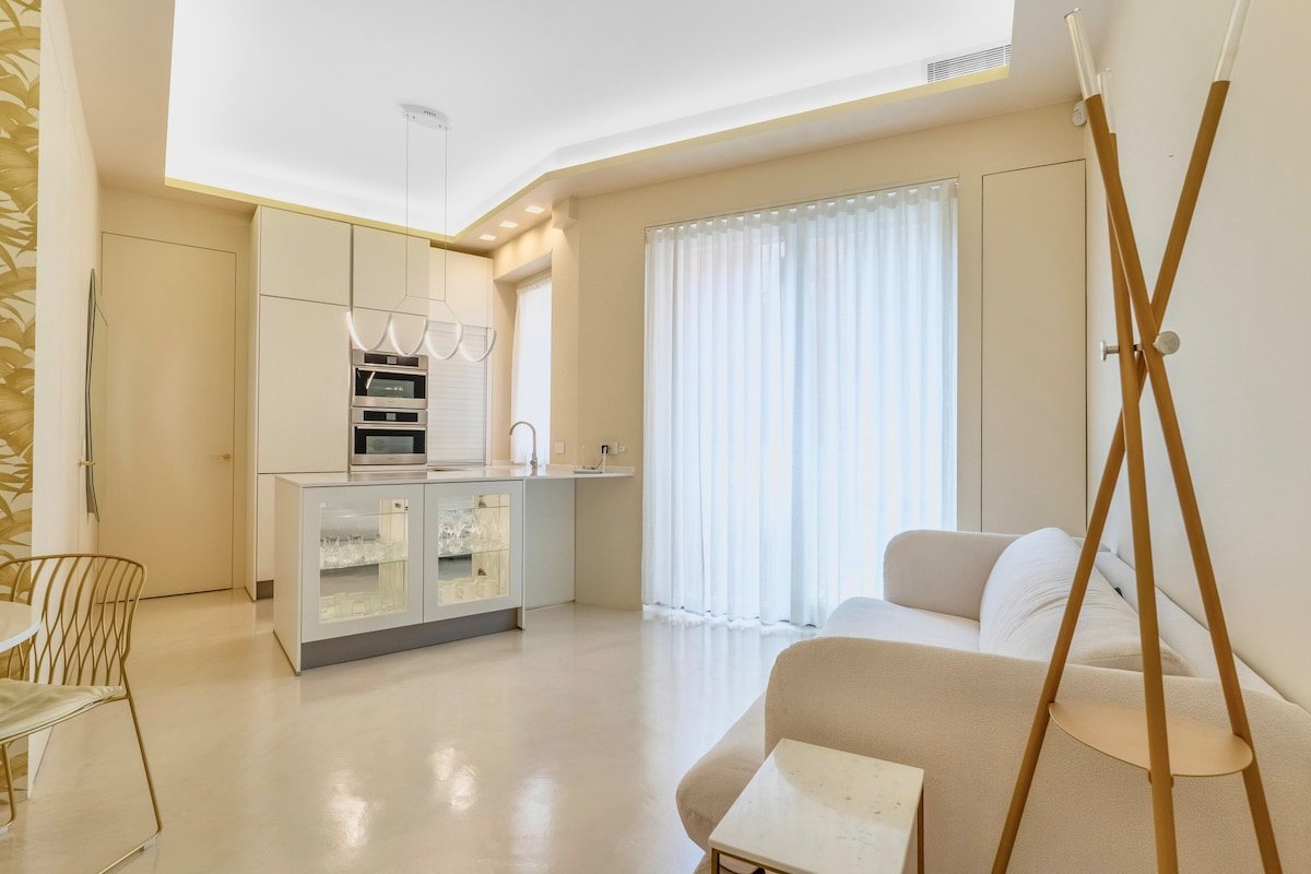 (Duomo+Parking) Luxury Velasca Apartment gallery image 2
