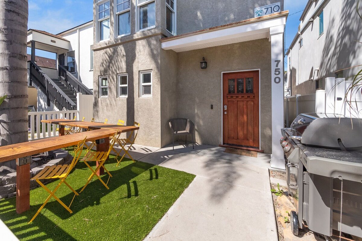 Oceanview 3BR Home | Rooftop, FirePit, Steps2Ocean gallery image 3