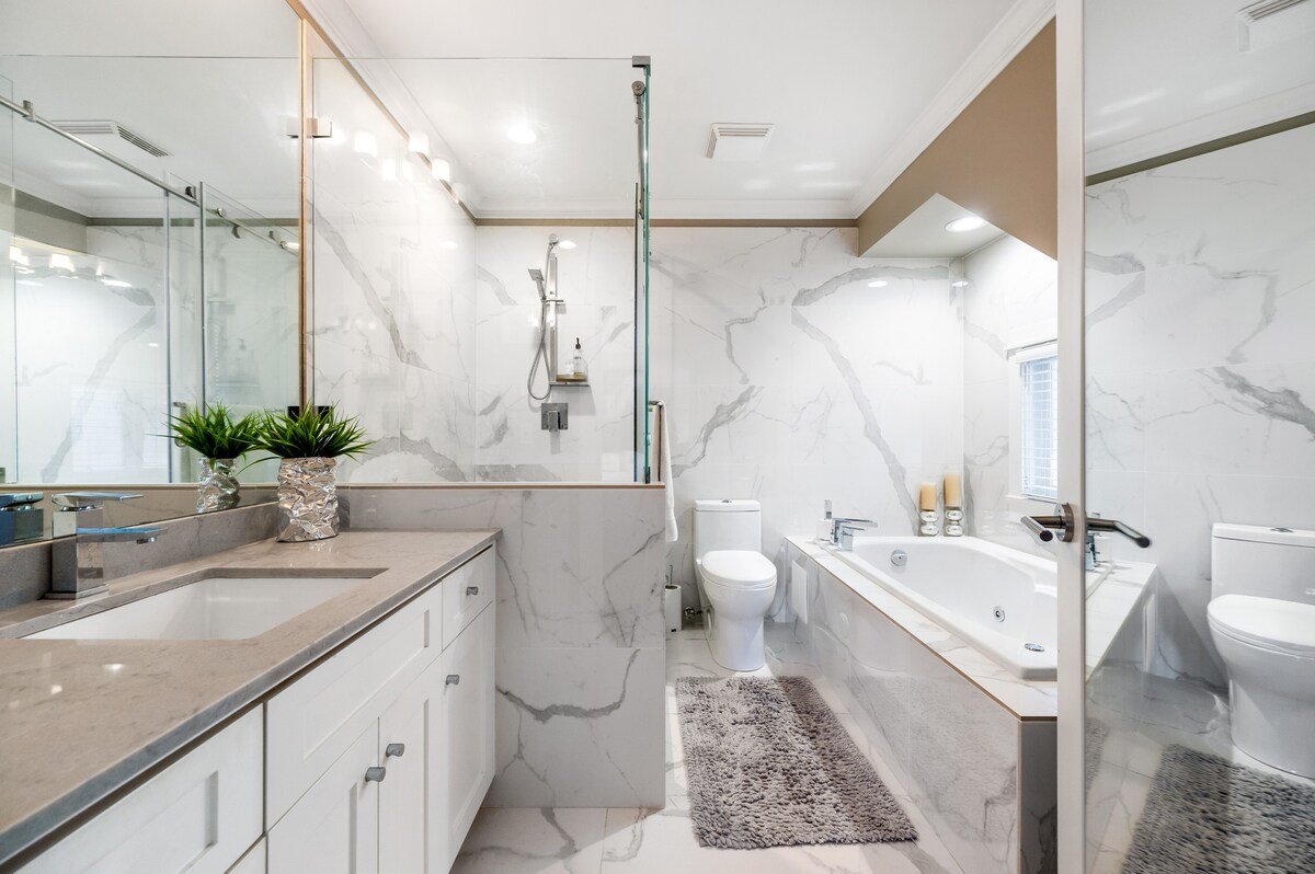 Bright Beautiful 3-Bedroom Duplex in Kitsilano gallery image 4