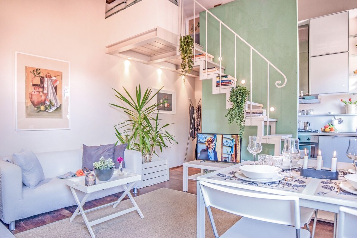 Venus – On the roofs of Florence gallery image 2