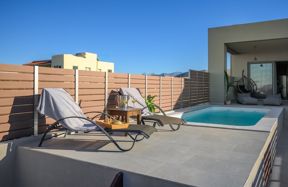 Anasa Luxury Seafront Villa ΙΙ with Heatable Pool gallery image 3