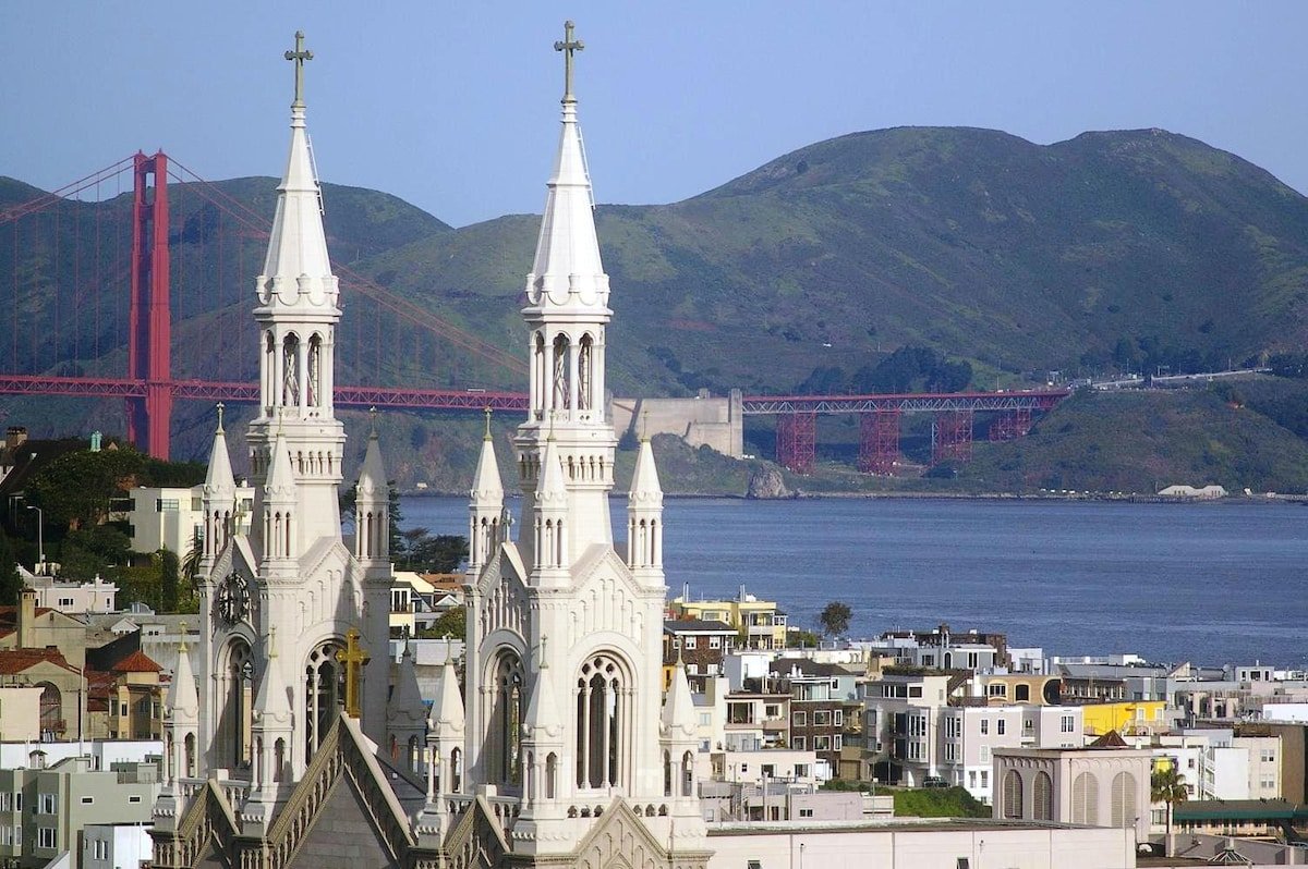 Spectacular Telegr. Hill Townhouse gallery image 2