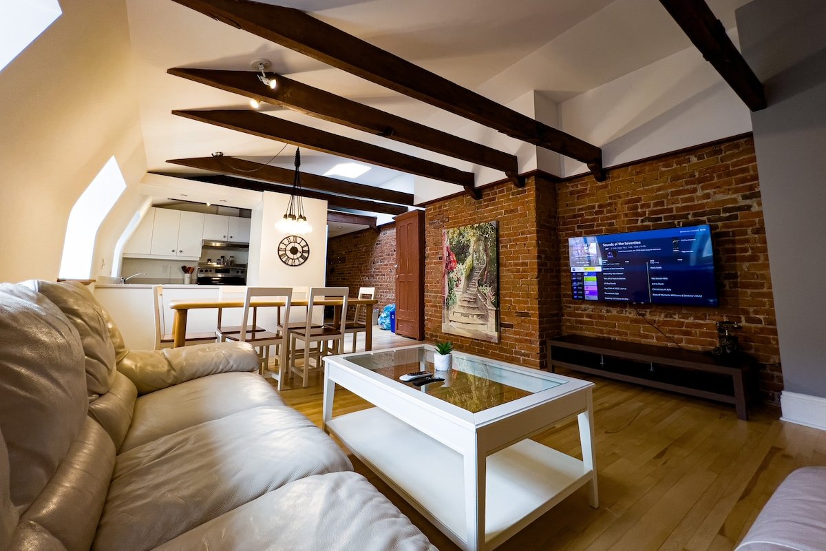 Unique au coeur du Vieux-Québec porte St-Jean gallery image 2