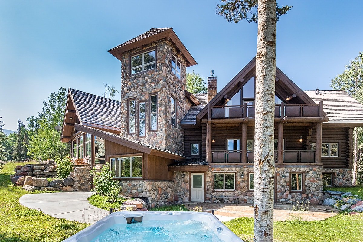 ALPEN RIDGE – Elevated Luxury Estate with gallery image 2