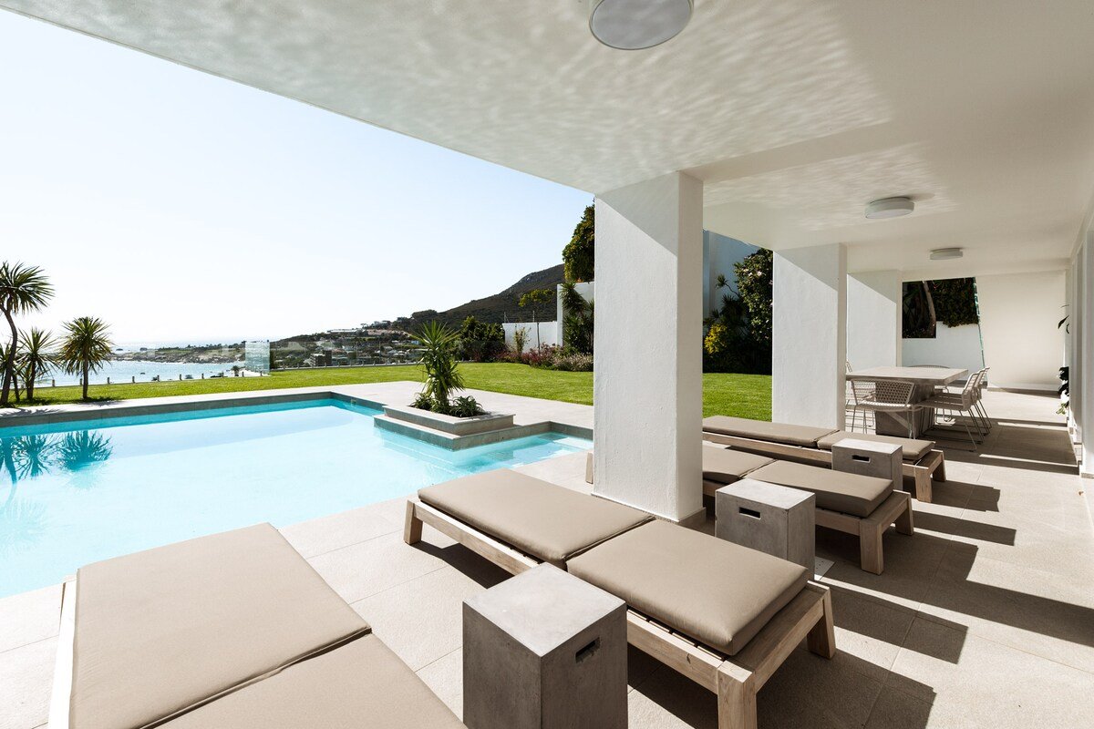 Sandpiper Heated Pool, Large Garden & Solar Backup gallery image 4