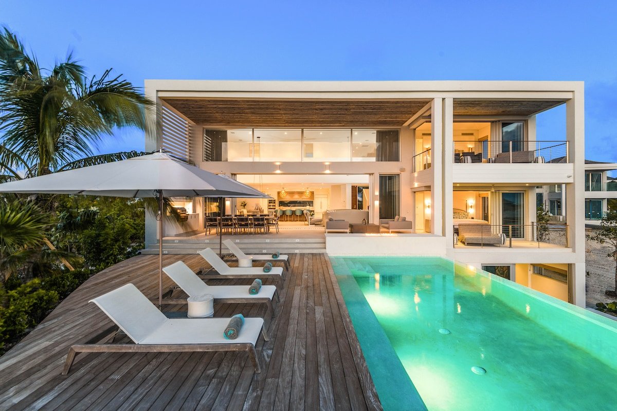 Beach Enclave Grace Bay V3 – 6 BD Oceanview Villa gallery image 3