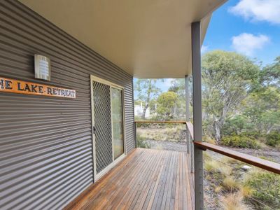 The Lake Retreat – 5 Beds, 2 Bathrooms