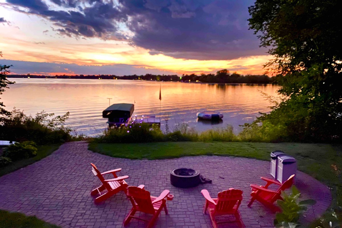 Lake Home, Hot Tub, Sauna, Boat, Private Chef