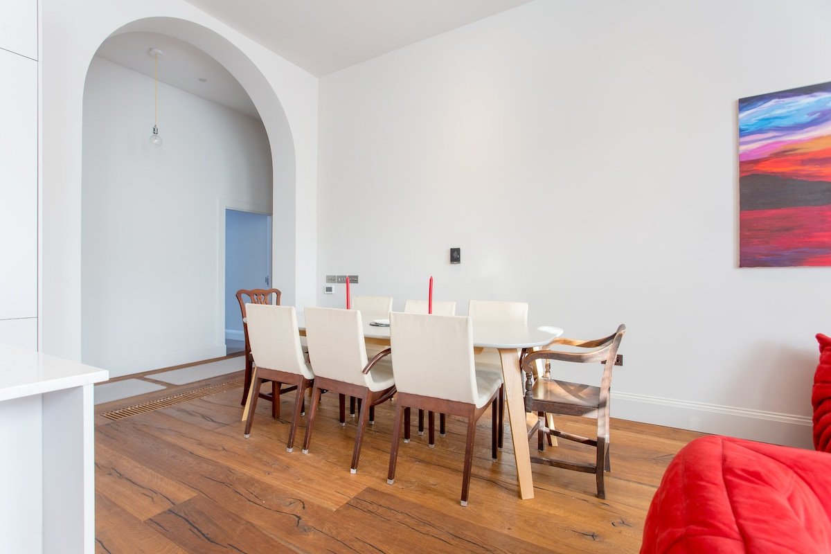 Unique Edinburgh Flat.Luxury & Comfort In The City gallery image 5