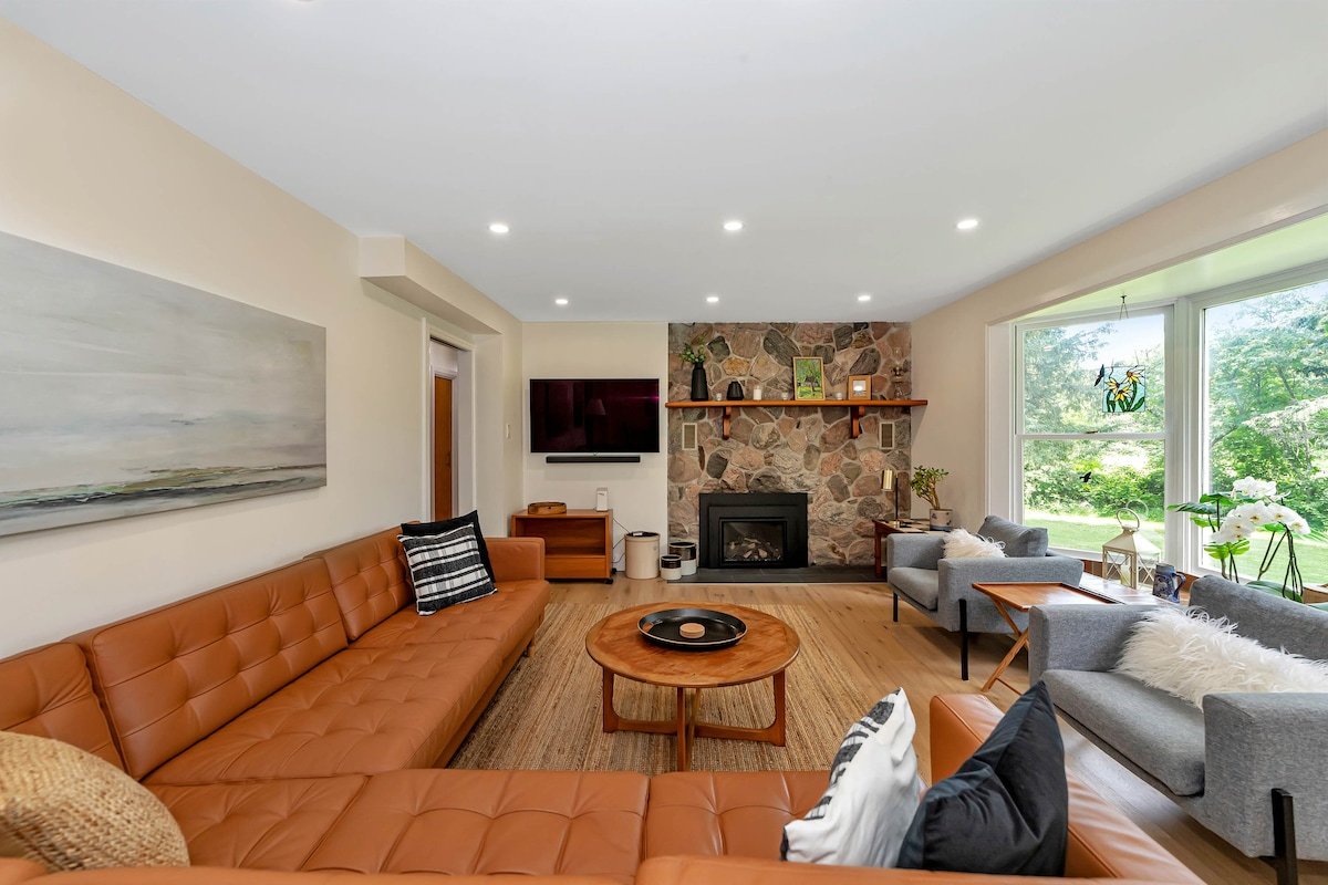 6 bdrm Calm&Private Farm In Ottawa: The Farm Haus gallery image 4