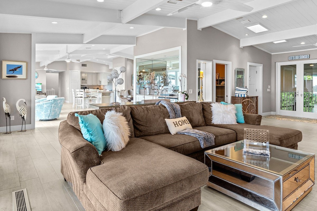 Wine Down – Ultimate Captiva Vacation!