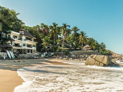 La Troza Beach Estate