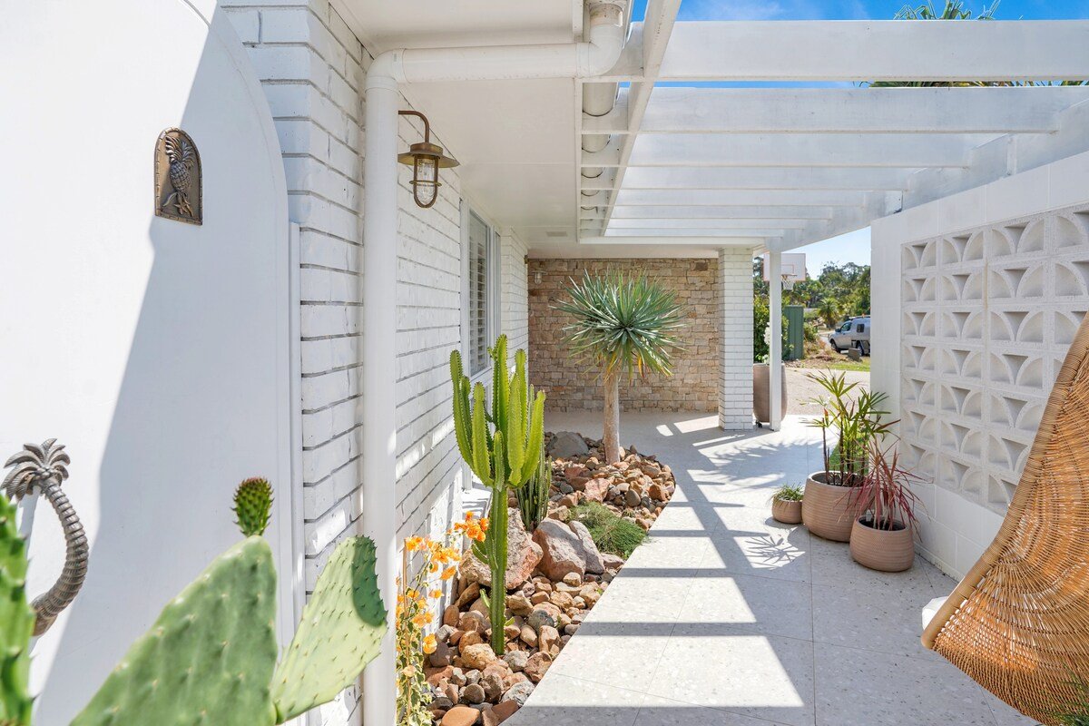 Palm Springs Magic In Mooloolaba gallery image 3