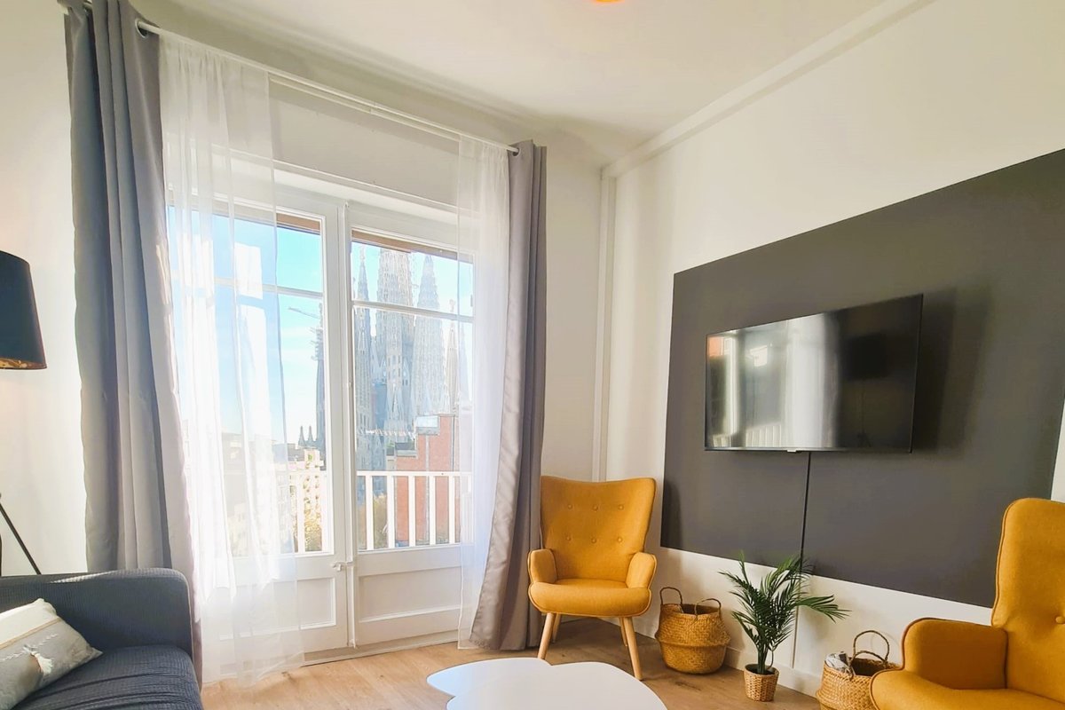 G74_Amazing 4 bd. ap /balcony in Sagrada Familia