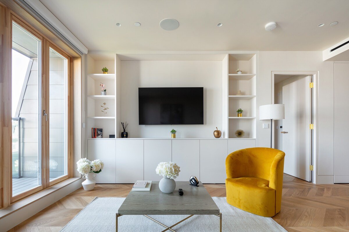 Luxury 2Bed Soho Higher Floor Golden Square View gallery image 2