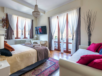 Grande trilocale, 2 bagni, balconi, Lusso, Milano