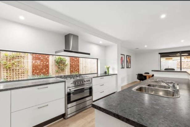 Family friendly Ocean Grove house – sleeps 16 gallery image 5