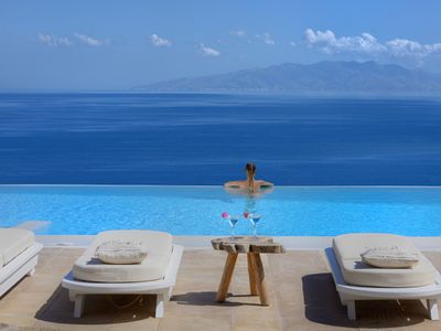 Lia Villas Mykonos PRIVATE & HEATED INFINITY POOL