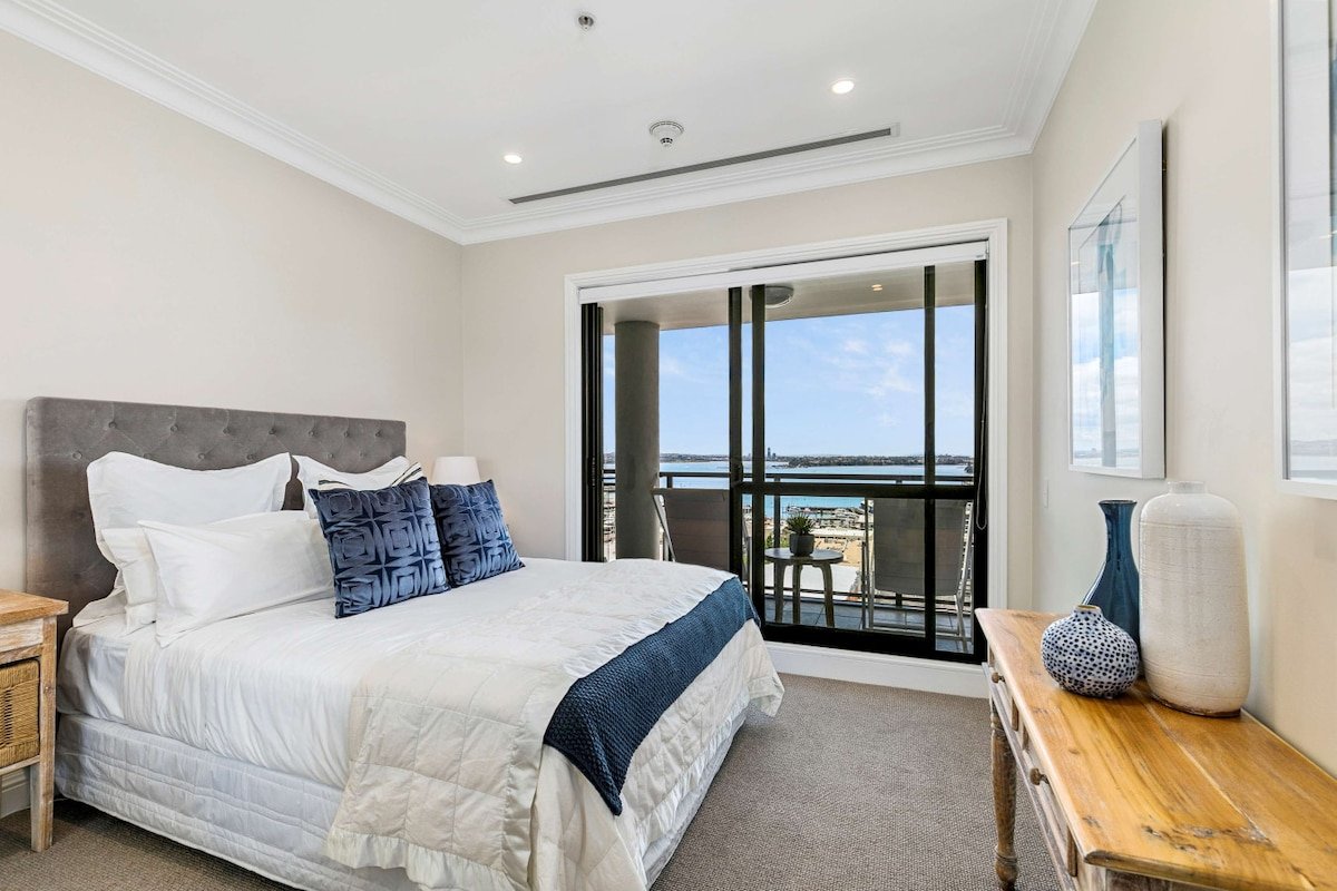 Heritage Penthouse with Rooftop Pool & Balcony gallery image 3