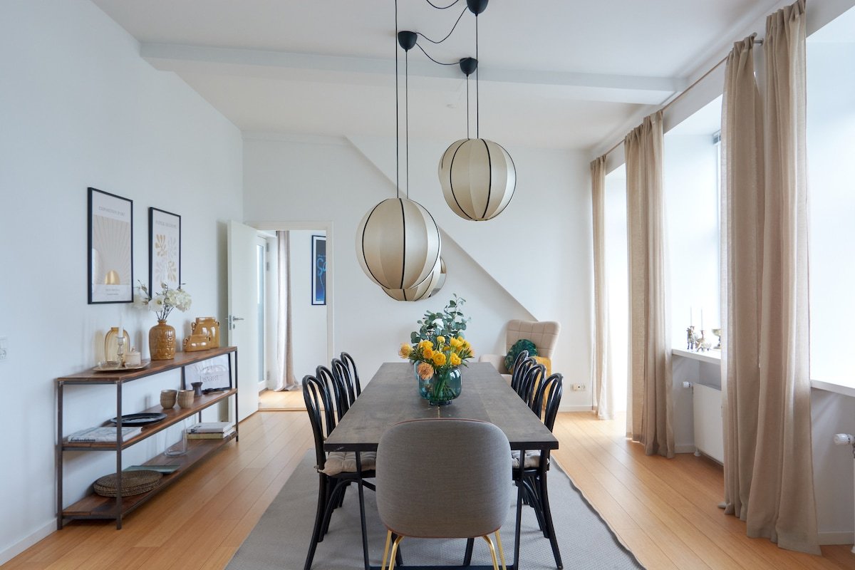 Boutique apartment & central location with balcony gallery image 5