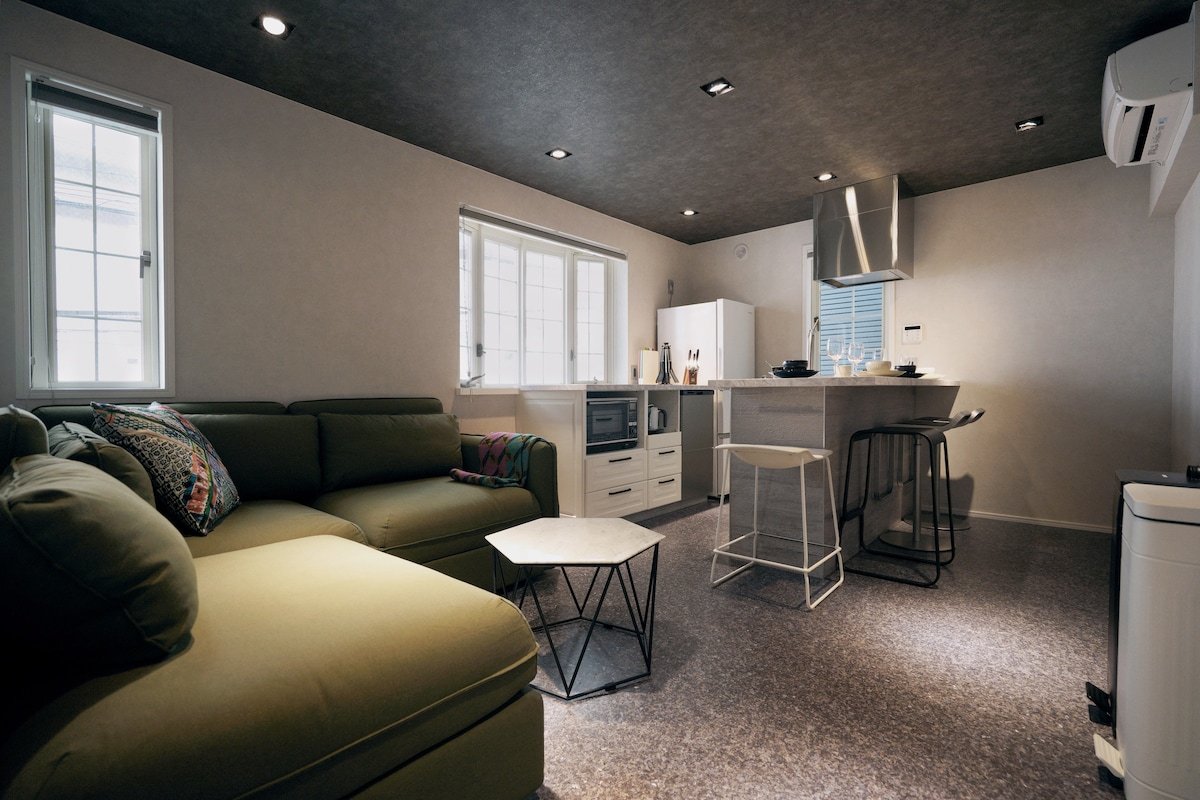 Real Life AOYAMA 2BR suite 5pax 3bed 3min metro gallery image 3