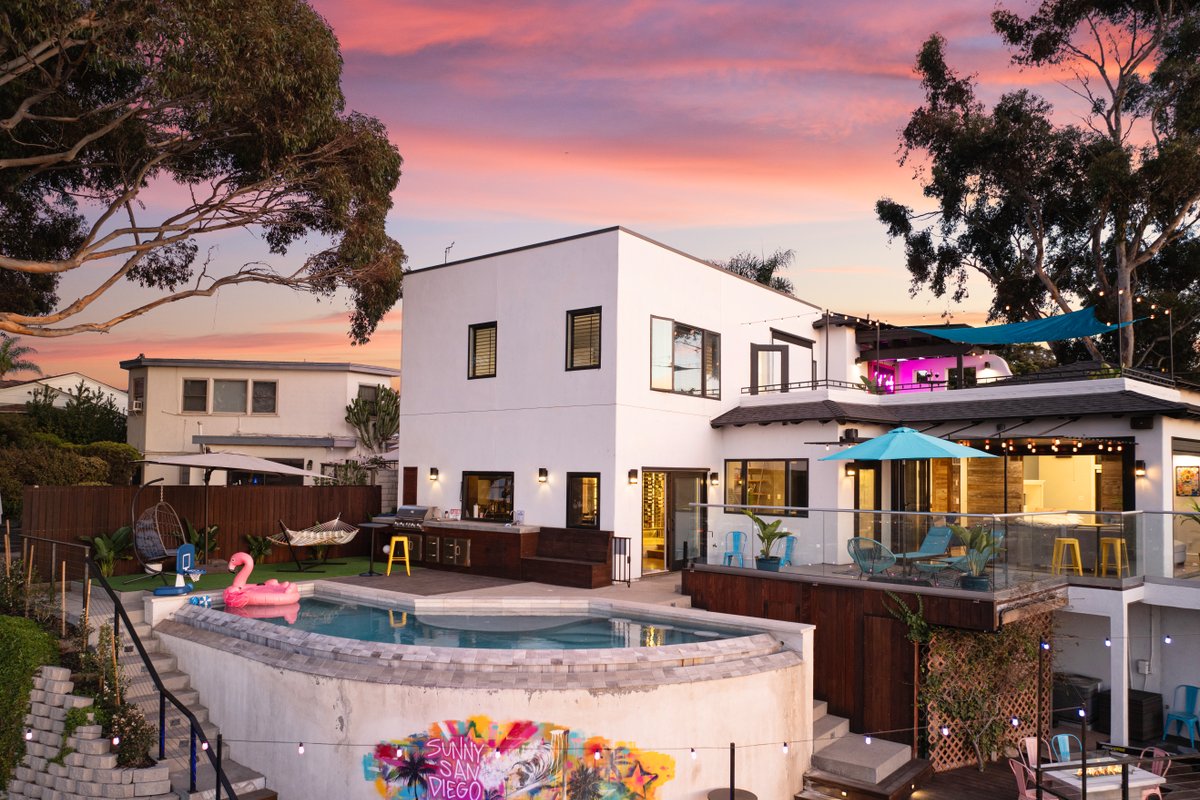 Hilltop Haven with Infinity Pool