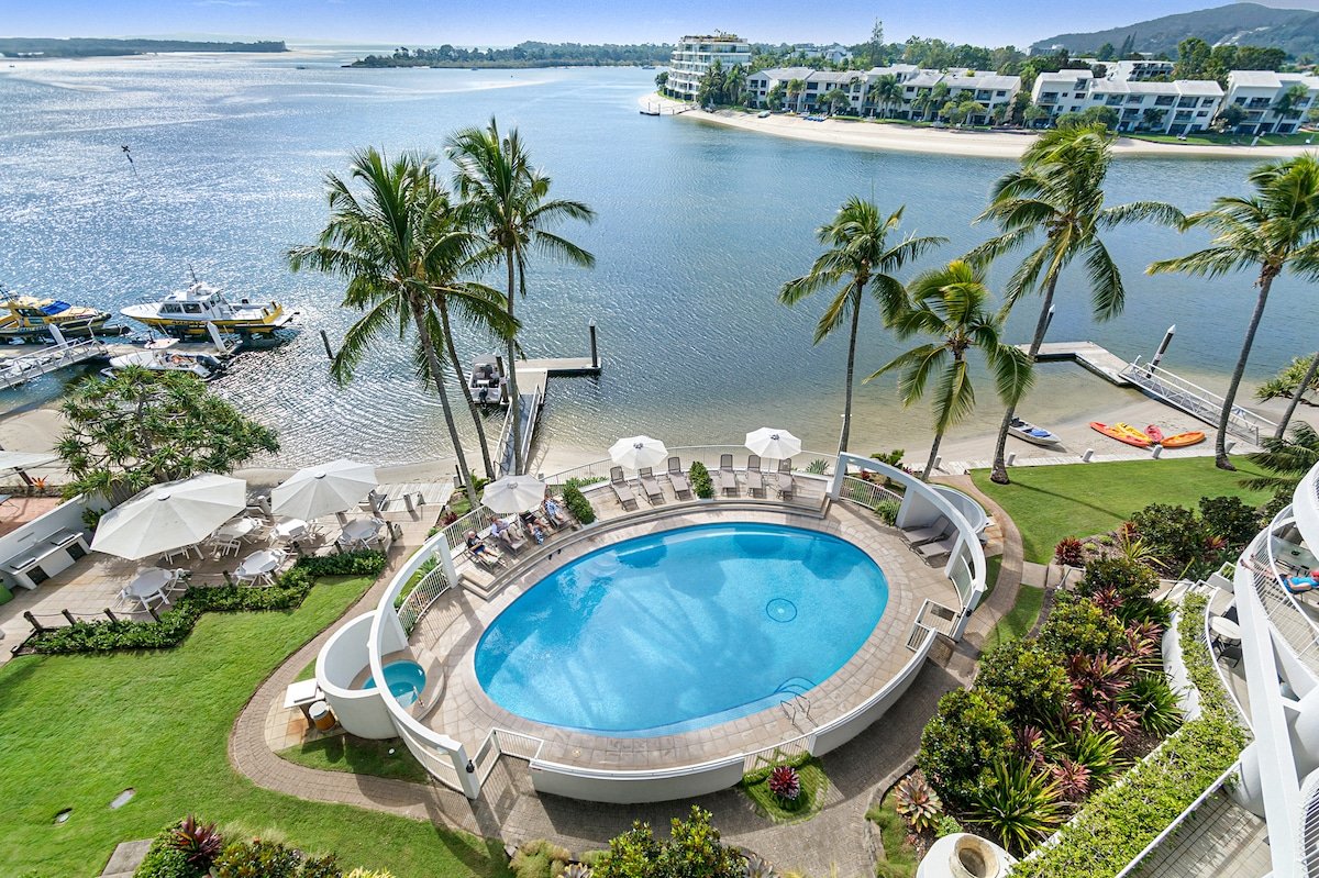 Alluring Riverside Penthouse gallery image 3