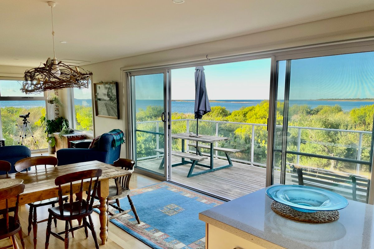 The Dunes 5 bedrooms. Amazing water beach views