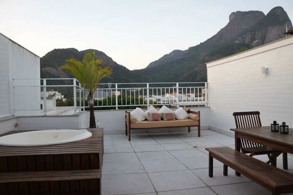 Barra Penthouse with jacuzzi and scenic view 280m²