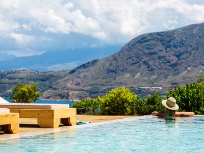 Luxury Ensuite Villa Overlooking Souda Bay