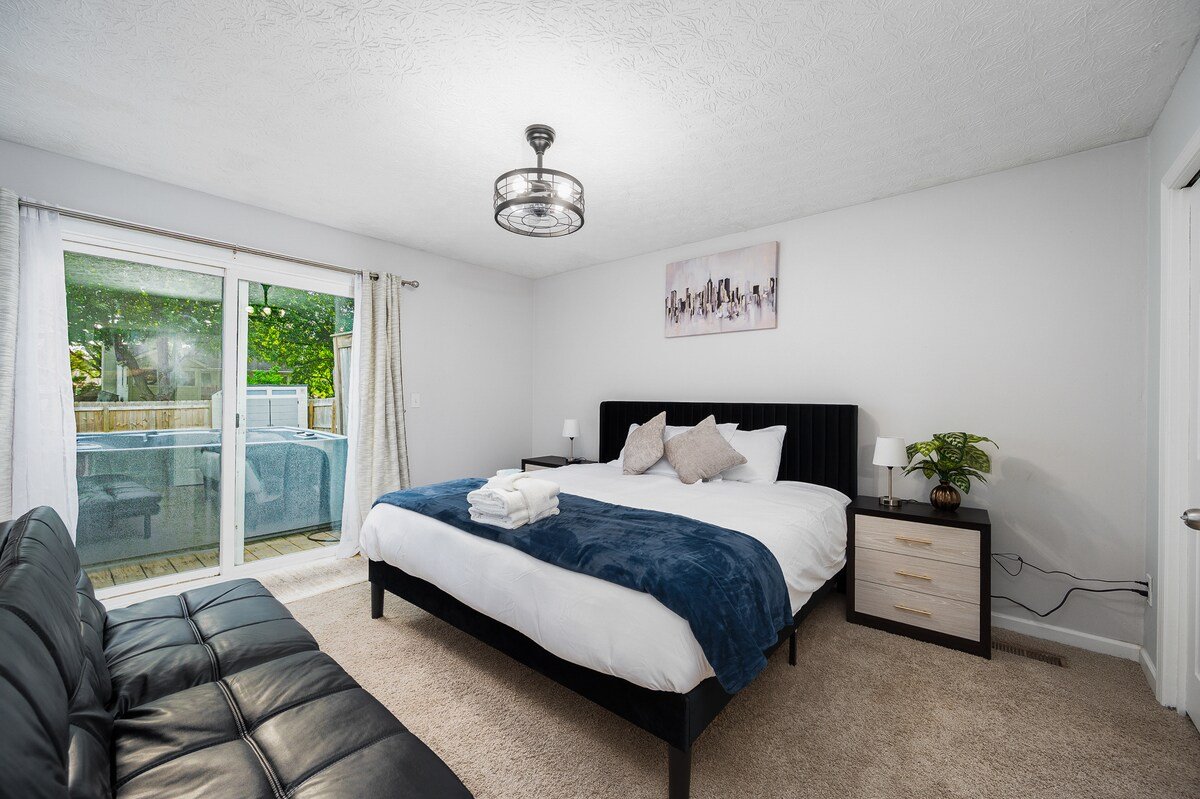 Charming Ranch 3BR W/ Hot Tub & Ping Pong & BBQ gallery image 3