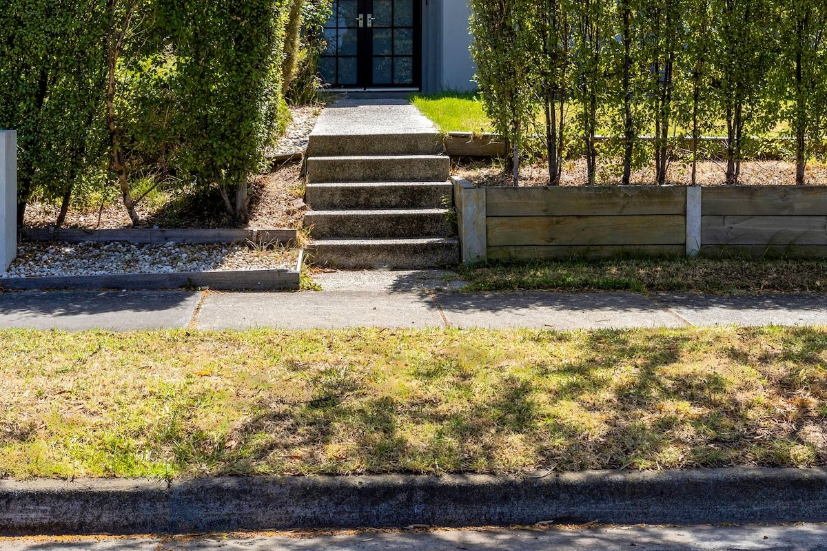 Luxury Escape | 5BR, 3 Ensuites & Grand Spaces gallery image 2