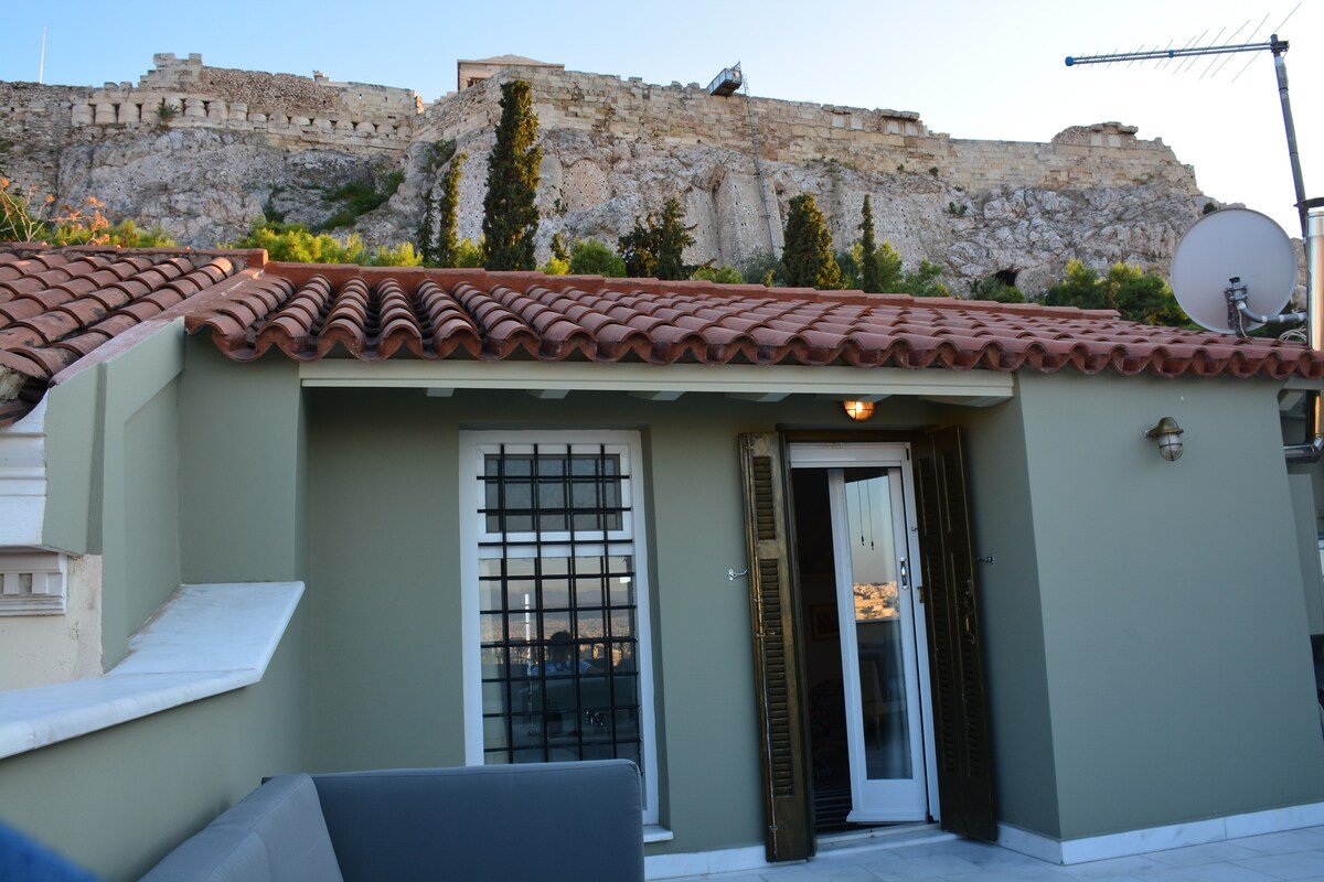 At the Acropolis’ fence gallery image 3
